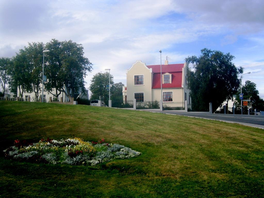 Hotel Fe Gisting Akureyri Exterior foto